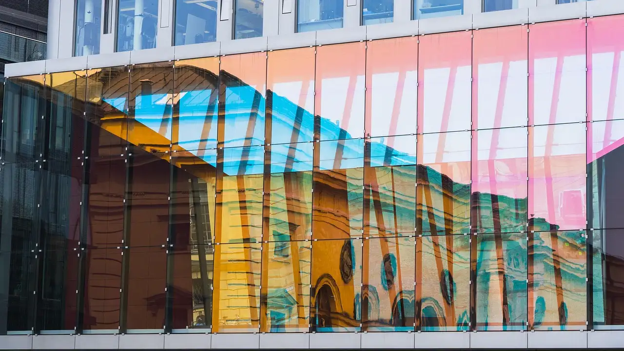 Vrolijk je huis op met kleurrijke en moderne schilderijen.